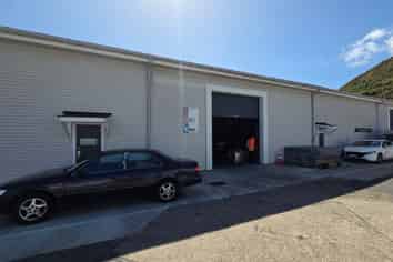 Execellent Terms 370m2 Warehouse