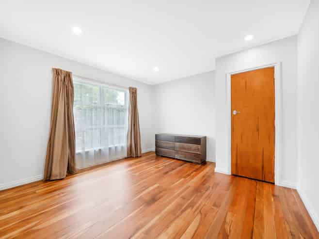 4/4 Erson Avenue, Royal Oak