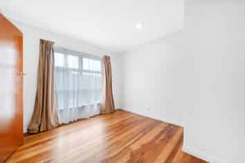 4/4 Erson Avenue, Royal Oak