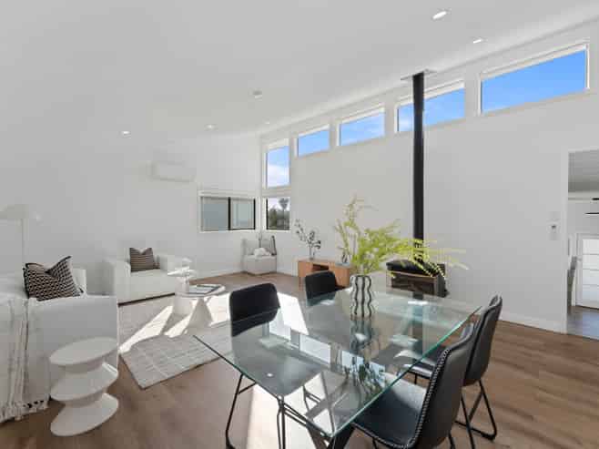 85 Pupuke Road, Northcote