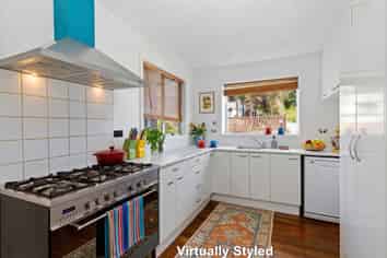 F1/165 Severn Street, Island Bay