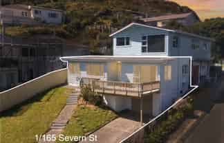 F1/165 Severn Street, Island Bay