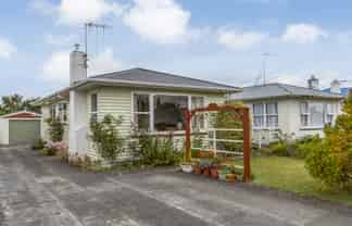 11 Karaka Crescent, Levin