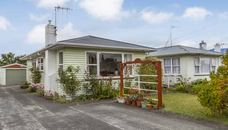 11 Karaka Crescent, Levin