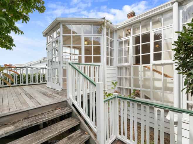 17 Seccombes Road, Epsom