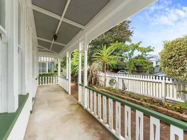 17 Seccombes Road, Epsom