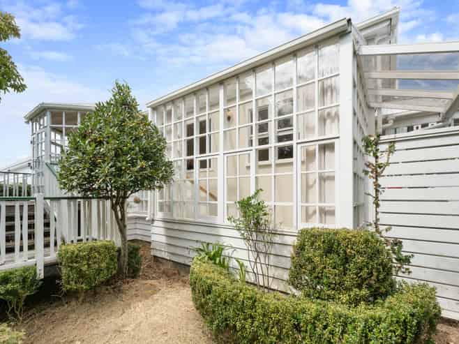 17 Seccombes Road, Epsom