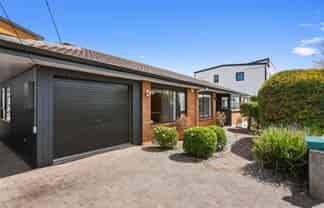 2b Kereru Street, Henderson