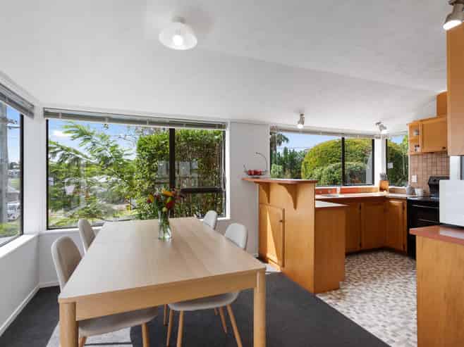 2b Kereru Street, Henderson