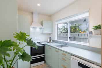 2/61 Main Road, Titahi Bay