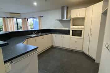 94 Landing Drive, Albany