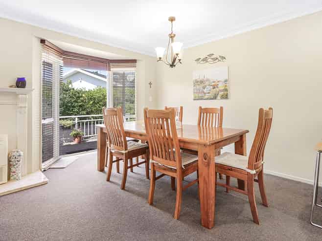 8 Perindale Drive, Chartwell