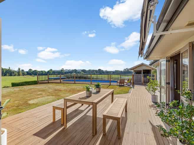 4 Old School Road, Ngahinapouri