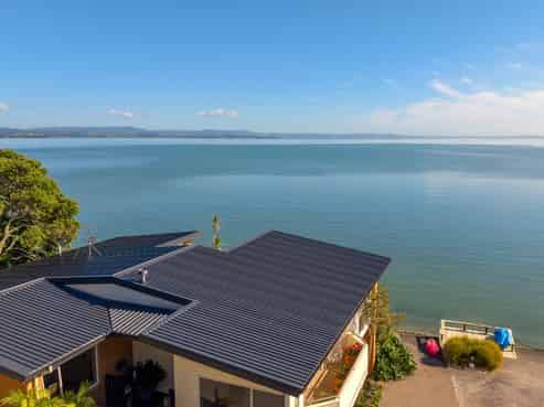 16A Crispe Road, Clarks Beach