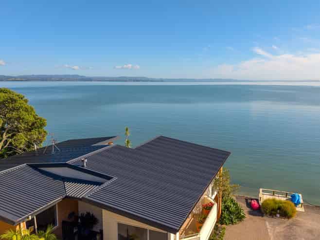 16A Crispe Road, Clarks Beach