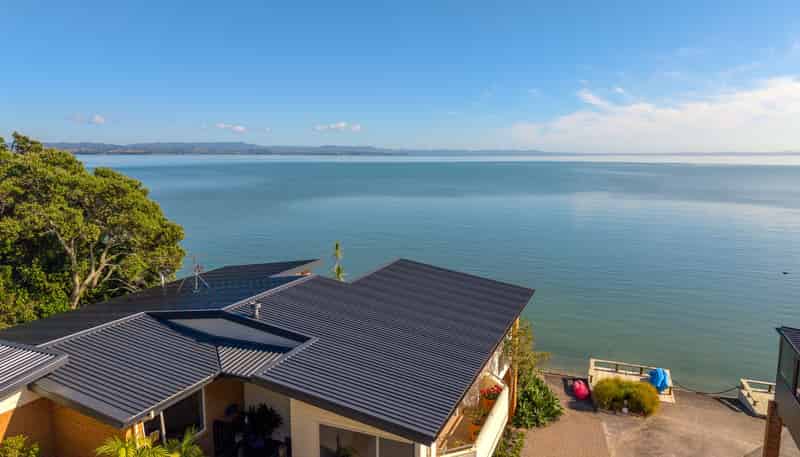 16A Crispe Road, Clarks Beach