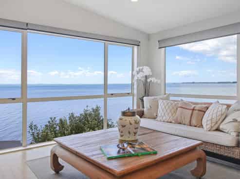 16A Crispe Road, Clarks Beach