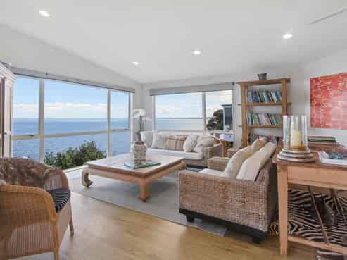 16A Crispe Road, Clarks Beach