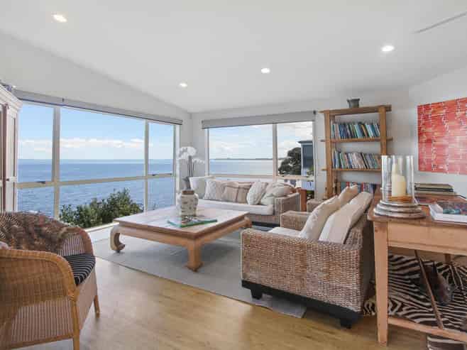 16A Crispe Road, Clarks Beach