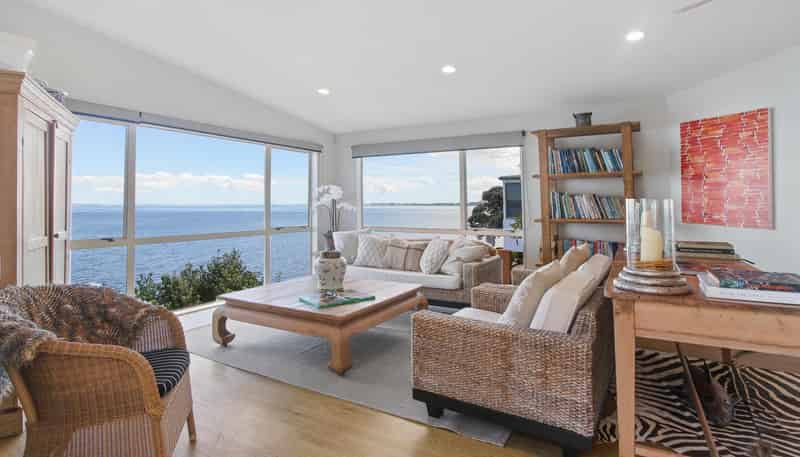 16A Crispe Road, Clarks Beach