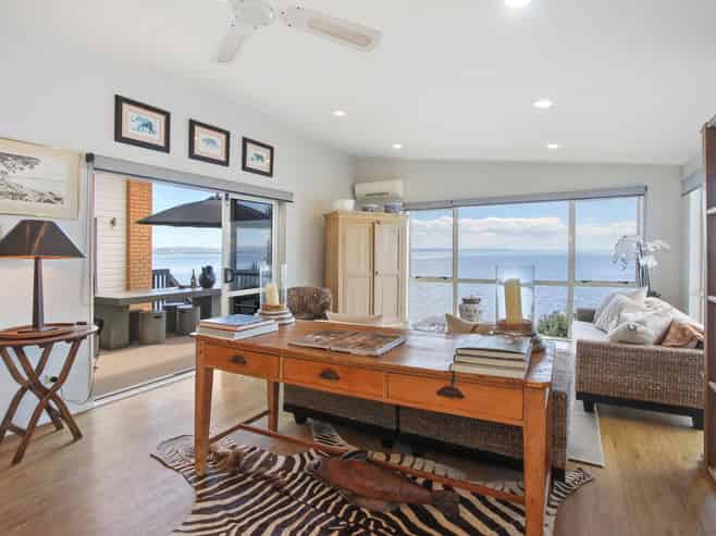 16A Crispe Road, Clarks Beach