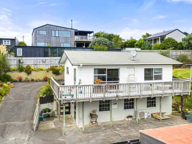 14B Taipari Avenue, Raglan