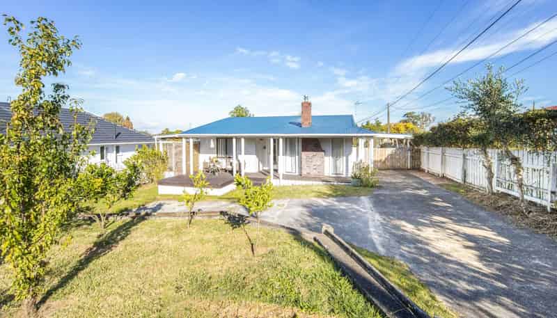 63 Roberts Road, Te Atatu South