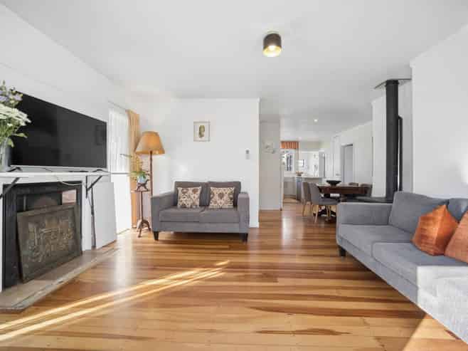 63 Roberts Road, Te Atatu South