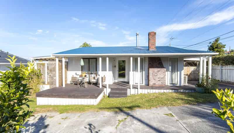 63 Roberts Road, Te Atatu South