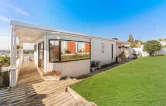 43 Sunset Road, Totara Vale