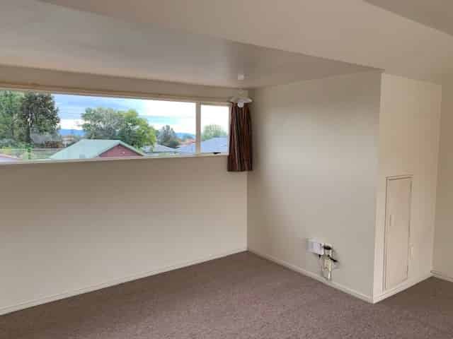 2 Honey-Tye Way, Stoke