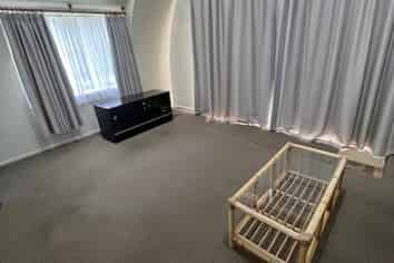 10a Rhodes Fall, Rangatira Park