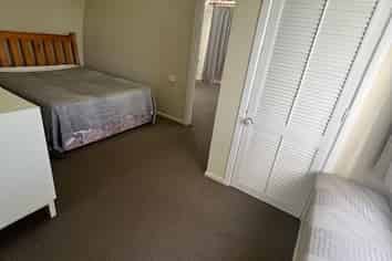 10a Rhodes Fall, Rangatira Park