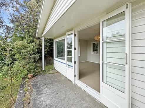 18 Newry Road, Raumati Beach