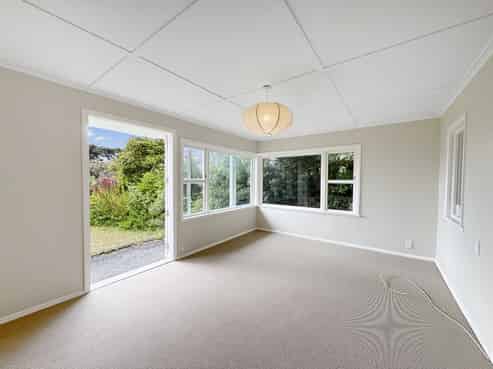 18 Newry Road, Raumati Beach