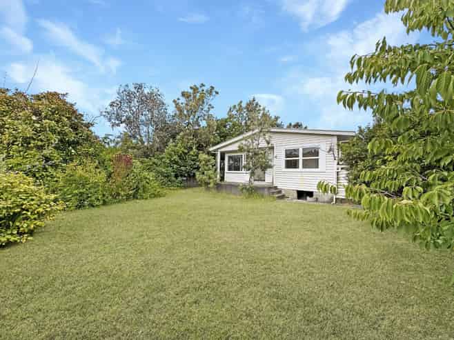 18 Newry Road, Raumati Beach