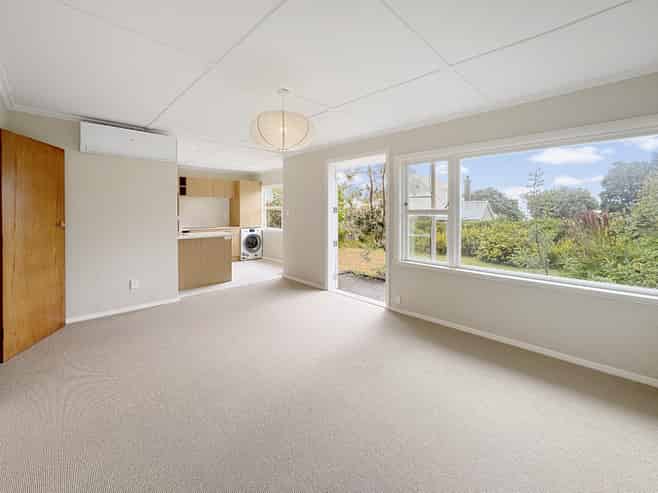18 Newry Road, Raumati Beach