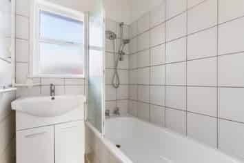 2/8 Chartwell Avenue, Glenfield