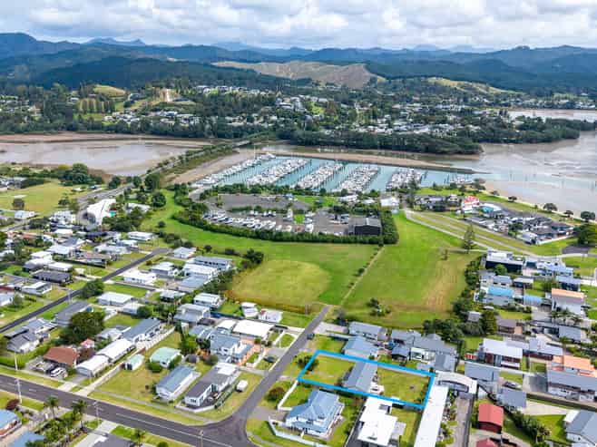 102 Mako Road, Whangamata