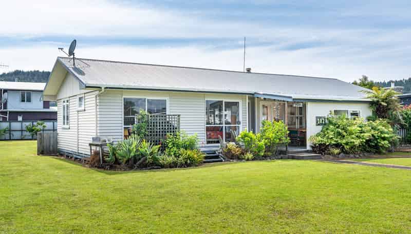102 Mako Road, Whangamata