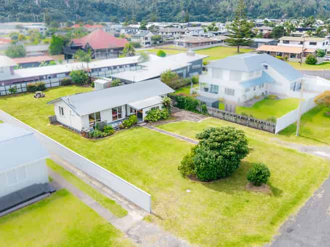 102 Mako Road, Whangamata
