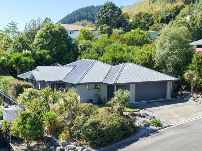 12 Ben Bracken Place, Bishopdale