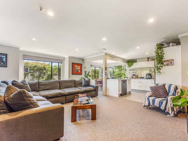 12 Ben Bracken Place, Bishopdale