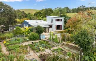 2080 State Highway 1, Hukerenui