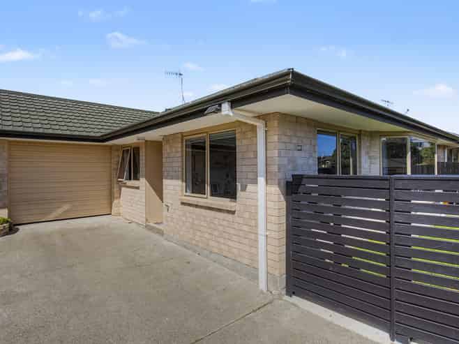16B Dennis Taylor Court, Paraparaumu