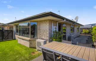 16B Dennis Taylor Court, Paraparaumu