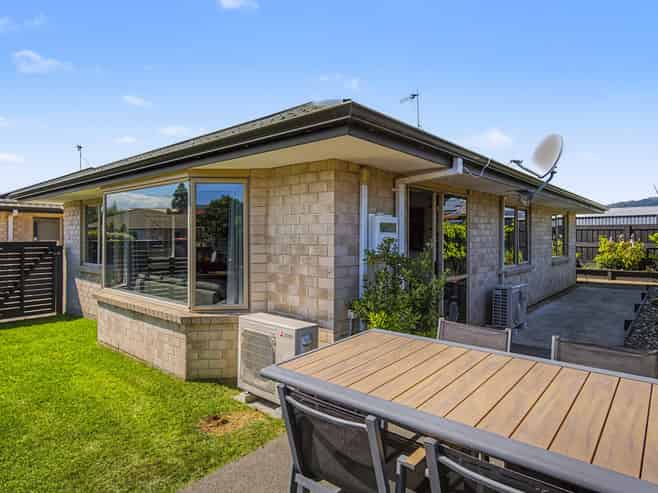 16B Dennis Taylor Court, Paraparaumu