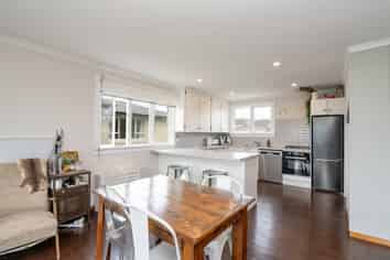 87 Eglinton Street, Winton