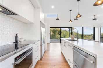 339 Ridge Road, Paremoremo