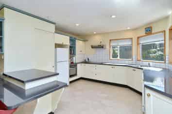 30 Farnswood Place, Redwood